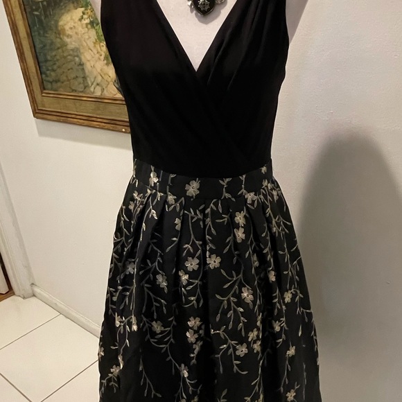 R & M Richards Black Fit & Flare Party Dress Sz 12 - Picture 4 of 5